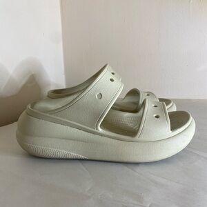 CROCS Classic Crush Cream Platform Sandals size women's 7 wedge slip on slide